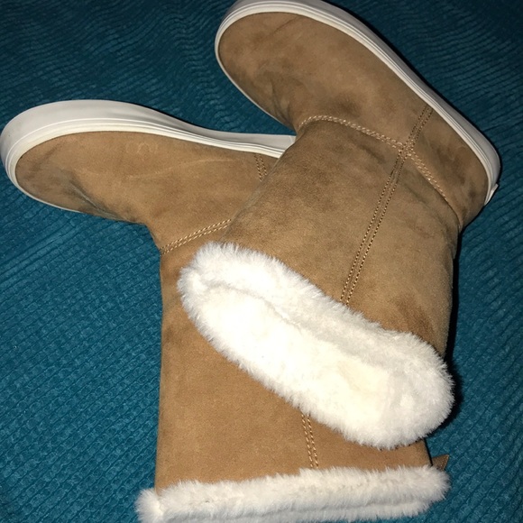 Girls Fur lined boots - Picture 7 of 7